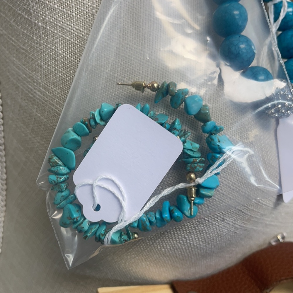 STONE TURQUOISE STONE EARRINGS